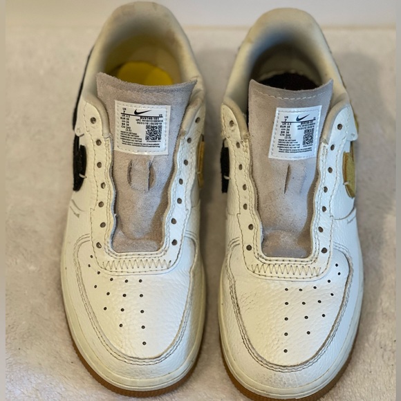 Nike Air Force 1 Vandalized
Sail Chrome Yellow (Women's) size 7 (BV0740-101) - Picture 3 of 14